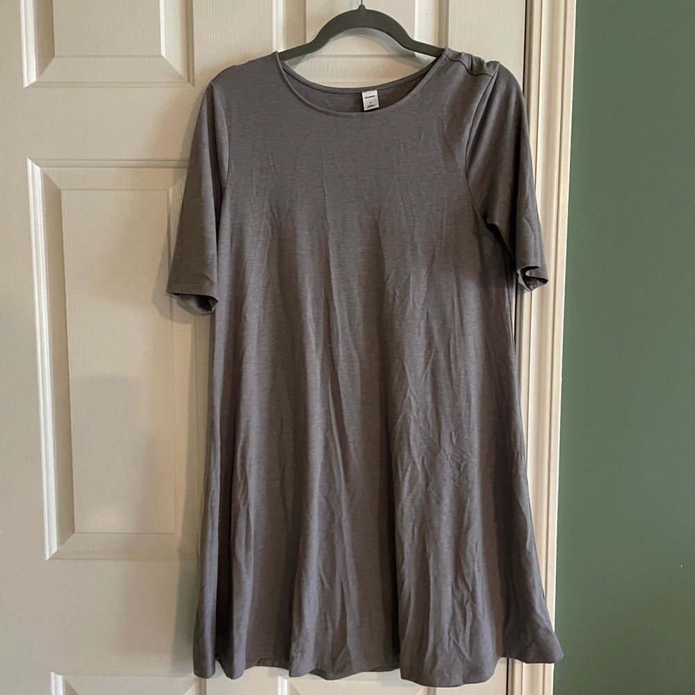 Old Navy swing dress. Small Grey